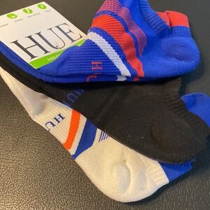 New “Hue” 3 PRs Ankle socks. One Size Adult. Sleek Breathable Knit Arch Support